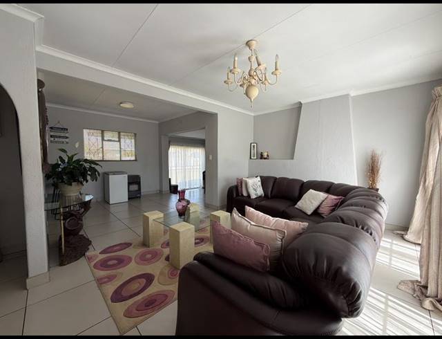 3 BEDROOM PROPERTY TO RENT IN PARKRAND